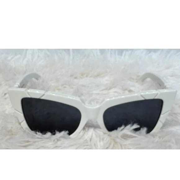 Pared Women's Hollywood & Vine White Women's Sunglasses Authentic Cat Eye - Picture 2 of 12